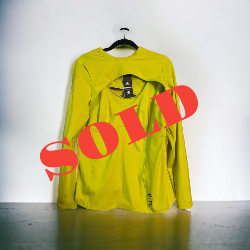 (NWT) (NEVER WORN) IVY PARK PELOTON NEON YELLOW SHRUG SET